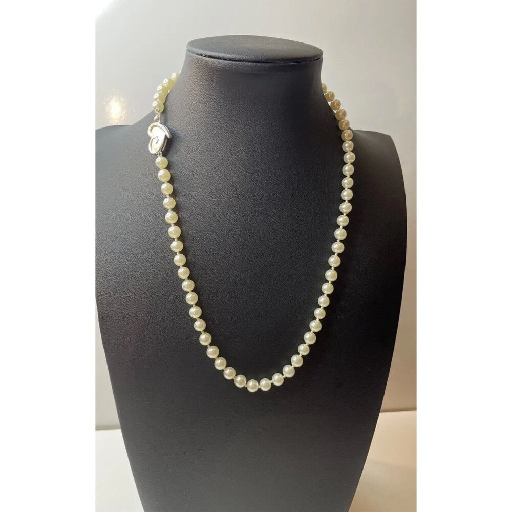 Signed Mary Kay 19" Faux Pearl Single Strand Heart‎ Clasp Pendant Necklace AL4.3